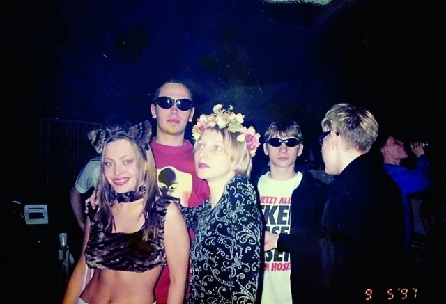 Девчонки из 90-х и 2000-х