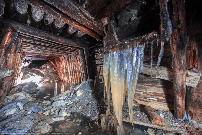 Замёрзшее время: прогулка по руинам старого рудника с вечной мерзлотой