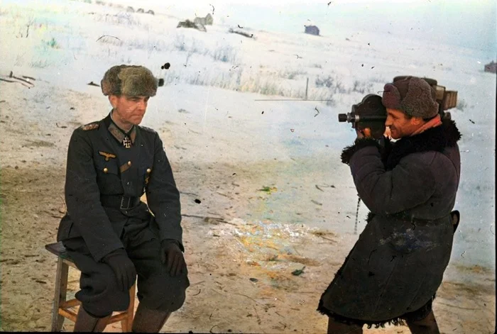 10 мощных кадров с полей Великой Отечественной войны, которые говорят без слов