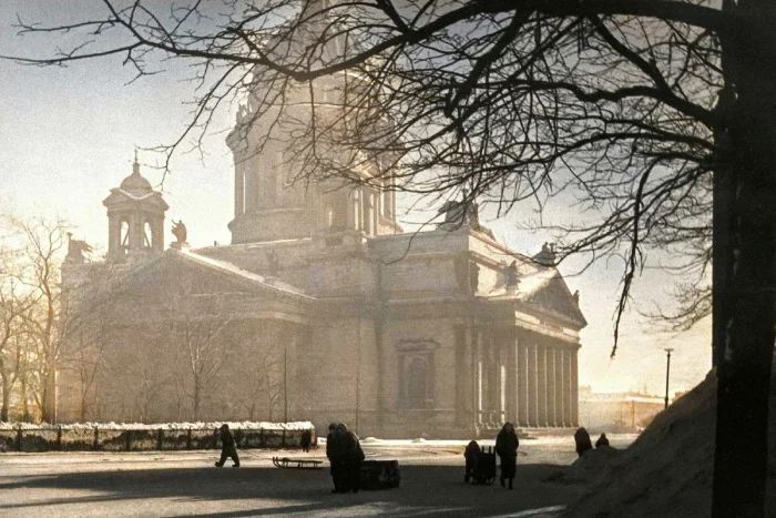 Фронтовая и тыловая жизнь в годы войны: 20 раскрашенных фото