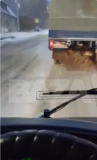 Кто быстрее поднимится в гору: бабуля или машины?