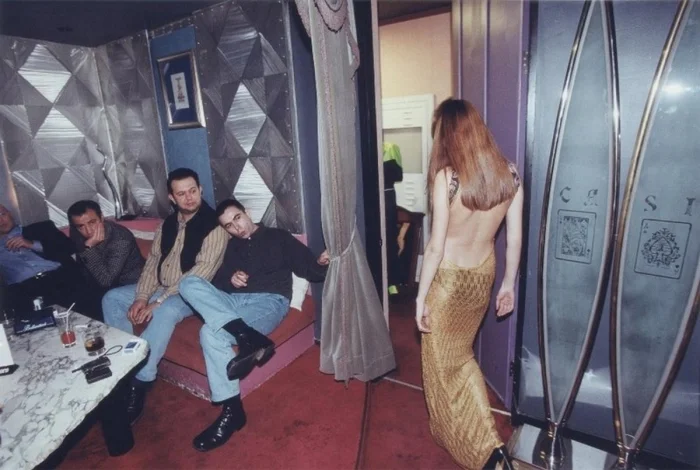 «Настоящая революция»: яркие кадры из 90-х