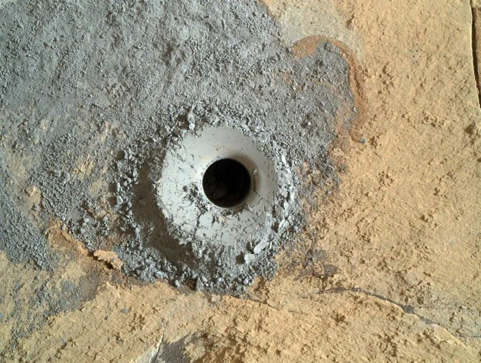 Учёные нашли странные объекты в пробах с Марса, собранных Perseverance