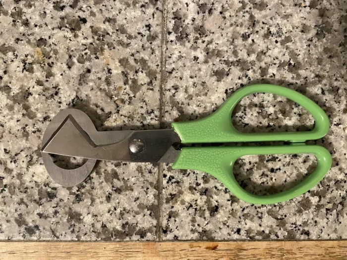 Ножницы странной формы