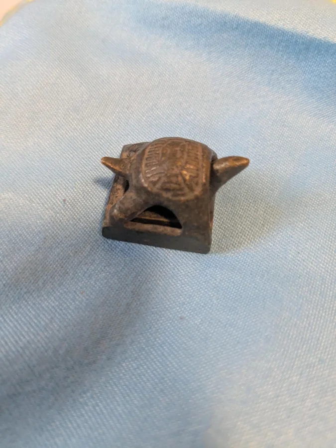 Тяжёлая бронзовая штуковина