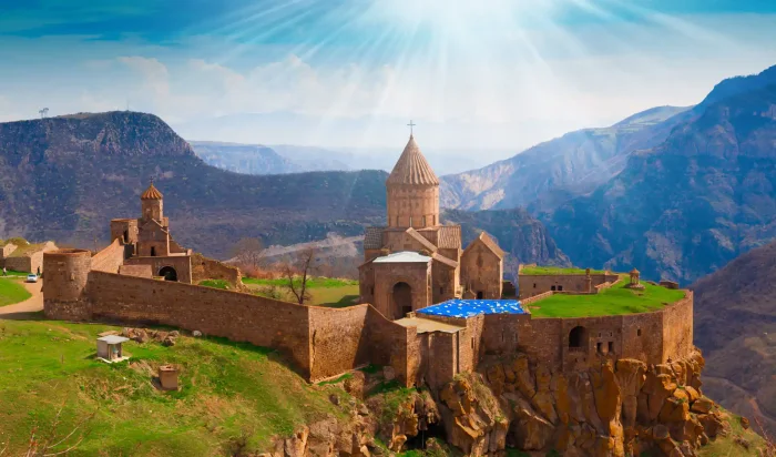 Лучшие экскурсии к Татевскому монастырю: где история встречает небо