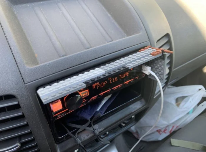 Козырек из Лего