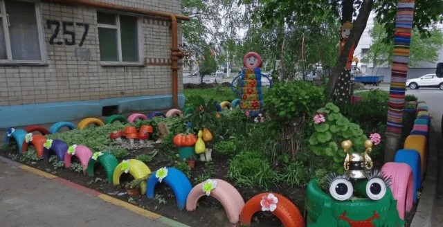 Цветы — под запрет, а качели из шин — норма? Где логика, участковый?