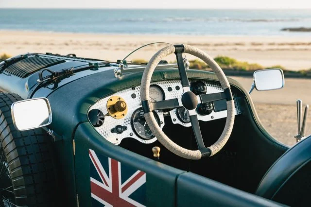 Bentley представили электроверсию классики — винтажный Blower Junior