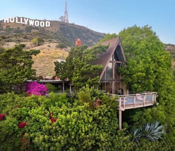 Дом рядом с культовой надписью HOLLYWOOD выставили за $2,25 млн