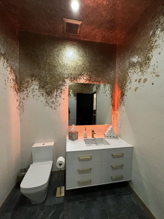 Неожиданное цветовое решение для ванной комнаты