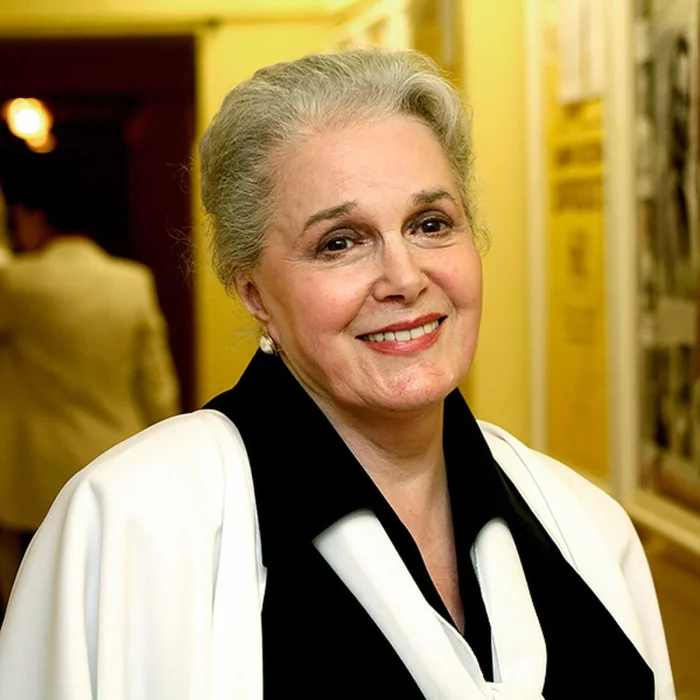 Элина Быстрицкая