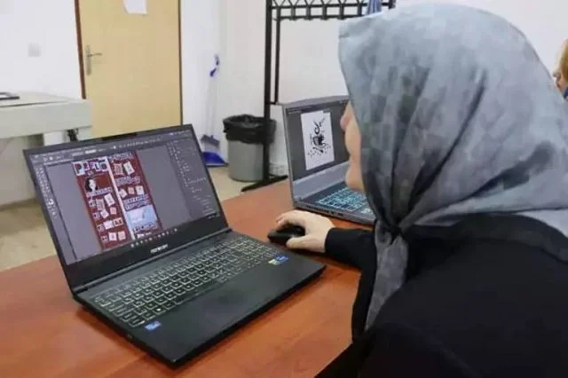 71 год — не помеха: бабушка из Турции стала графическим дизайнером