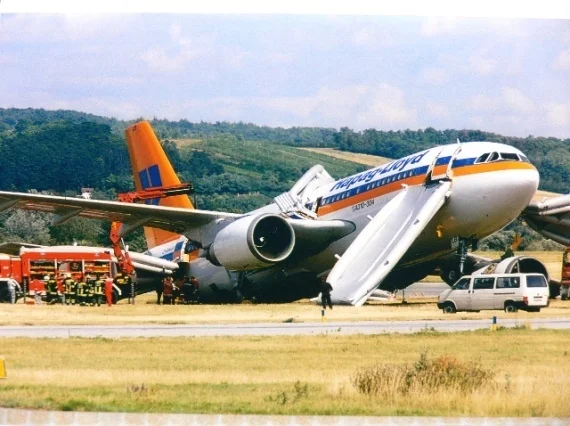 Немецкий стиль аварийной посадки: пшеница, упрямый пилот и пустой бак