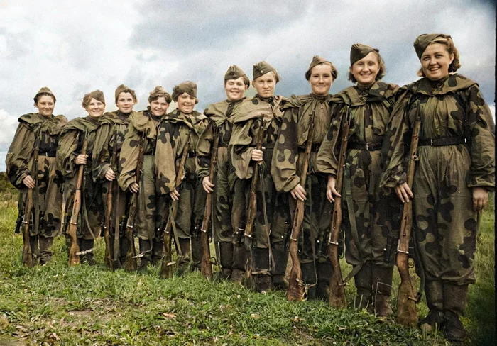 20 раскрашенных фото Великой Отечественной: жизнь на фронте и в тылу