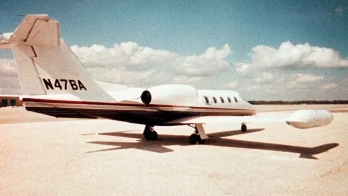 «Кабина замёрзла. Всё неподвижно»: загадочный самолёт-призрак в небе над США