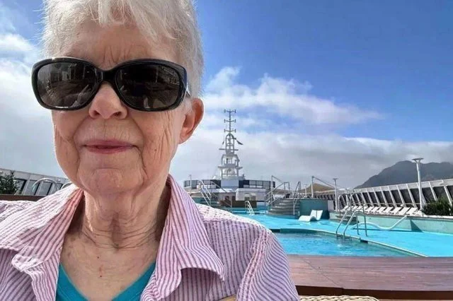 77-летняя американка продаёт всё ради счастья и отправляется в кругосветное путешествие