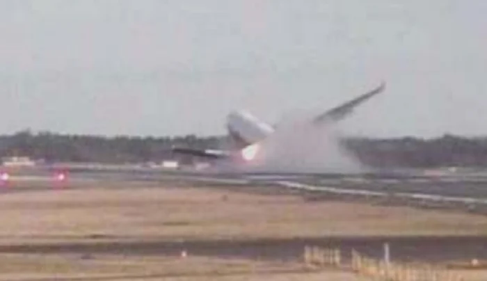 Авиакатастрофа в Токио: MD-11 не пережил жёсткую посадку