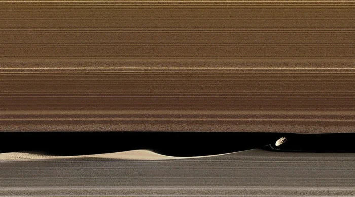 Дафнис: мини-спутник с мощным эффектом на кольца Сатурна