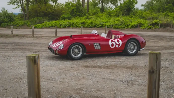 На аукционе появится редкая Ferrari 1955 года, принадлежавшая Кэрроллу Шелби