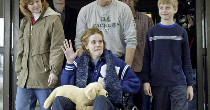 15-летняя Джина Гис стала первым человеком, выжившим после бешенства