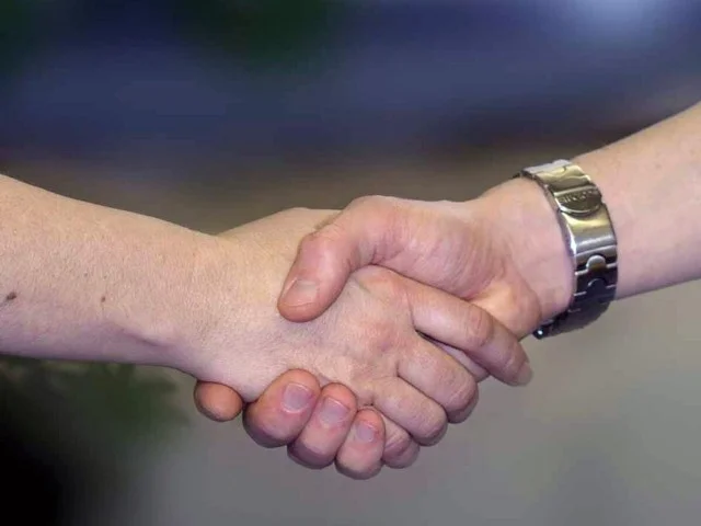 Стоит ли ввязываться в драку из-за девушки, которая изменила?