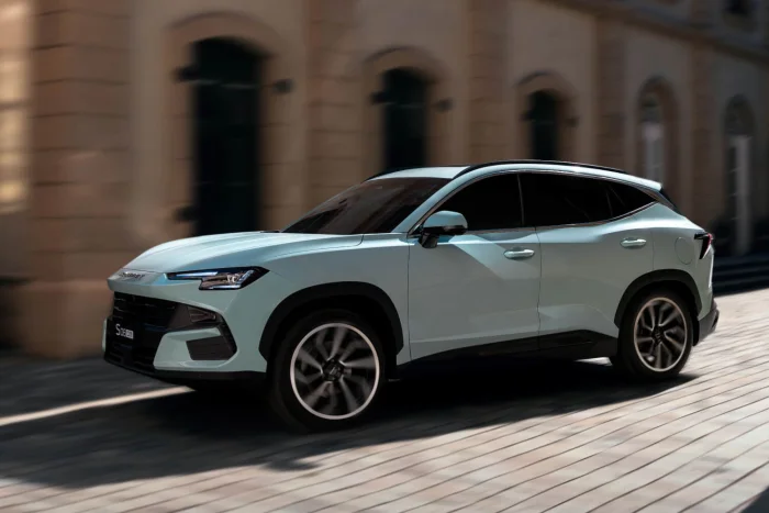 Chery представила полноприводный компактный кроссовер Soueast S06 для России