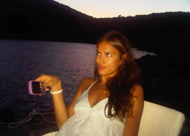 Ирина Шейк поделилась редкими фото из юности