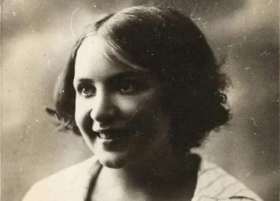 Одна из первых