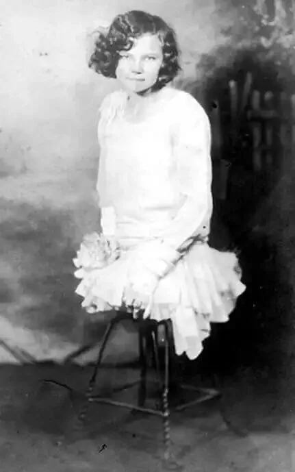 Половина девочки