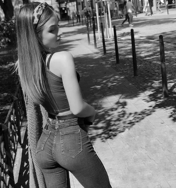 Молодые красавицы