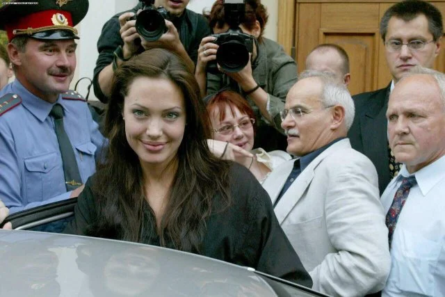 Архивные кадры: Анджелина Джоли в Москве, 2003 год