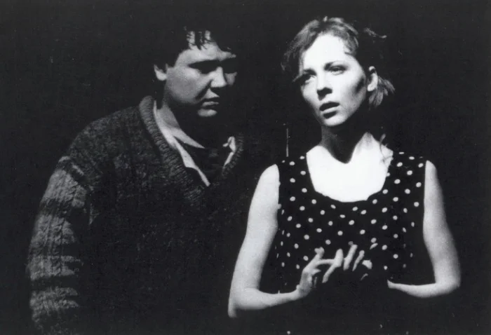 Ксения Кутепова и Юрий Степанов в спектакле 'Шум и ярость'