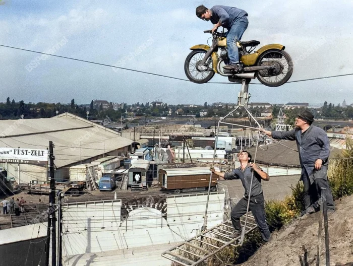 Осколки прошлого: редкие ретро-кадры Европы в цвете