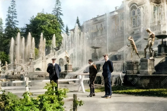 20 редких раскрашенных фото дореволюционного Петербурга