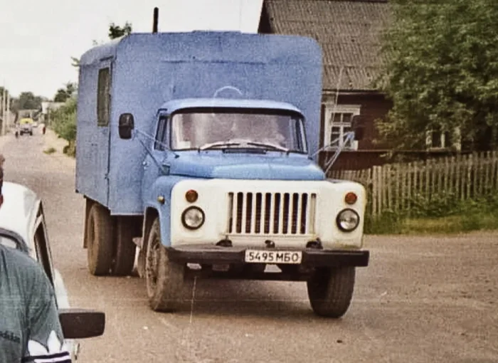 ГАЗ-52 и ГАЗ-53: в чём разница между почти одинаковыми советскими грузовиками