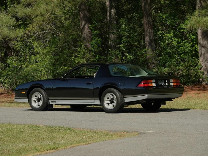 Редкий Chevrolet Camaro 1984 года ушёл с аукциона по цене новой Lada Vesta