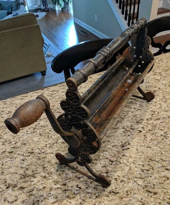 15 загадочных антикварных вещей, чье истинное назначение вы вряд ли угадаете с первого раза