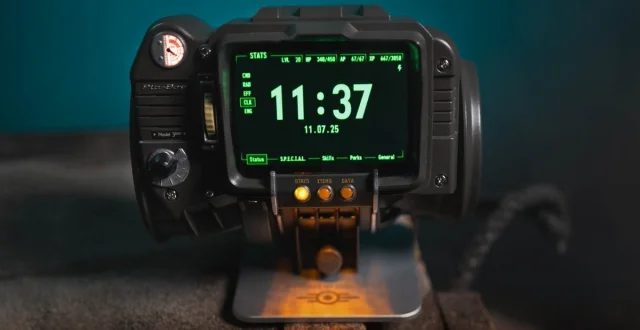 Bethesda представила обновлённую реплику легендарного Pip-Boy 3000