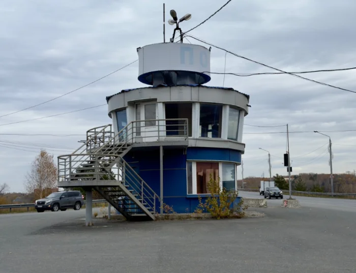 🤯 Бывший пост ДПС на въезде в Томск сдан в аренду