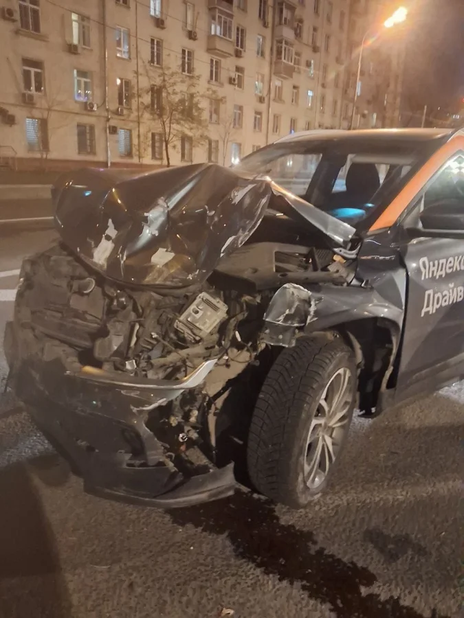 "Китаец" из каршеринга против "Патриота"