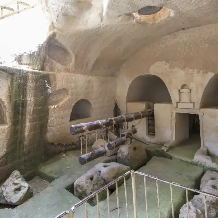 Мареша — древний город с тысячами подземных пещер