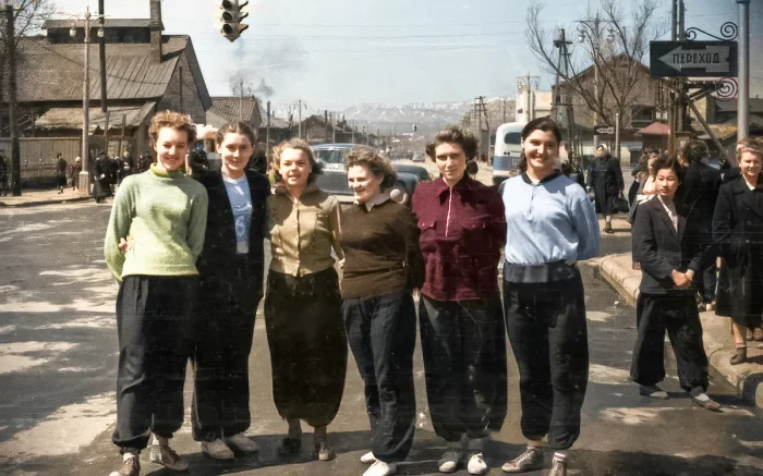 20 раскрашенных фотографий, передающих простую красоту эпохи СССР