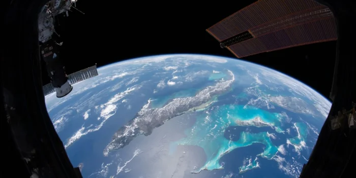 Снимок из бездны: как выглядят Земля и Луна с расстояния 290 млн км