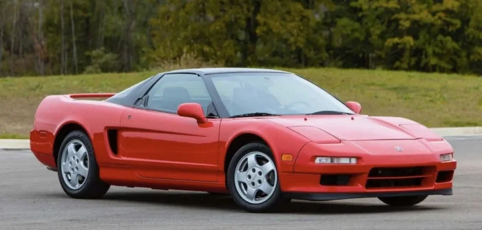 10 автомобилей из 90-х, которые до сих пор восхищают владельцев современных машин