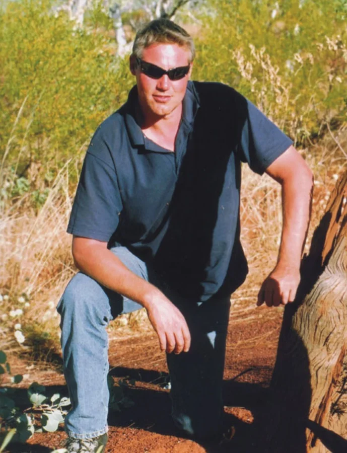 Я очнулся голым в могиле среди пустыни и 71 день выживал на пиявках