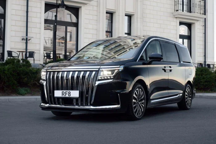 JAC выводит на российский рынок новый вэн