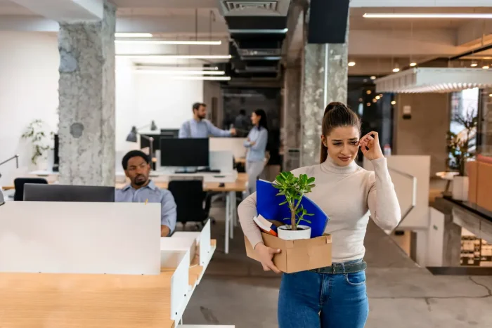 Пришла раньше – потеряла работу: парадокс увольнения