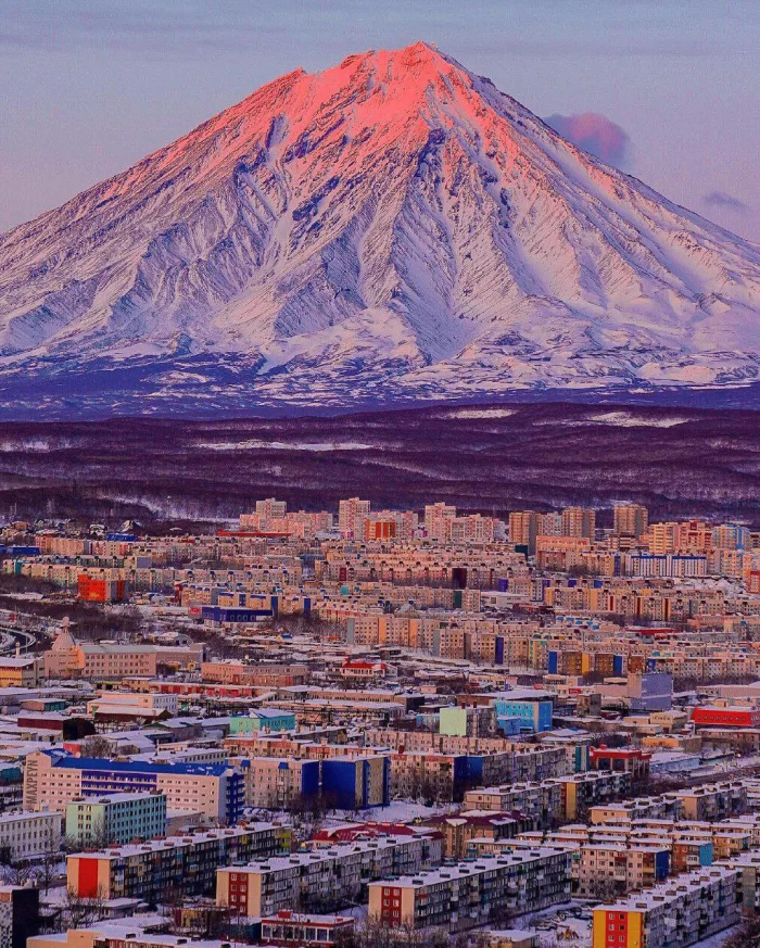 🌅 Завораживающий закат с Мишенной сопки на Камчатке