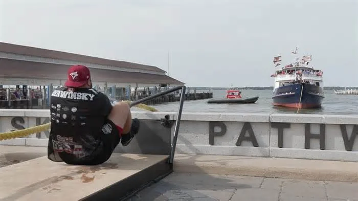 Тимлид объясняет команде новый перспективный тренд в работе